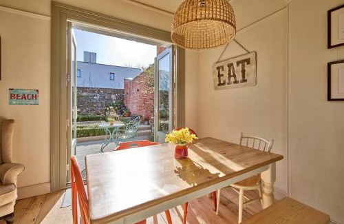 Donaghadee House | Charming townhouse with sunny garden