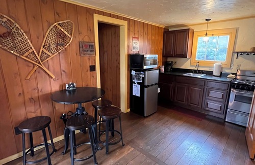 Estes Park Cabin | Charming Updated Rustic Cabin. Excellent Location Close to Town and RMNP!