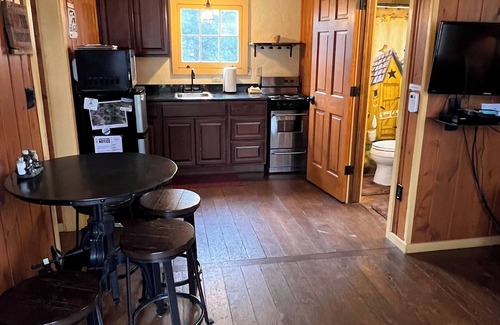 Estes Park Cabin | Charming Updated Rustic Cabin. Excellent Location Close to Town and RMNP!