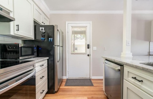 Harbison Apartment | Charming Upstairs Apt Irmo 3BR