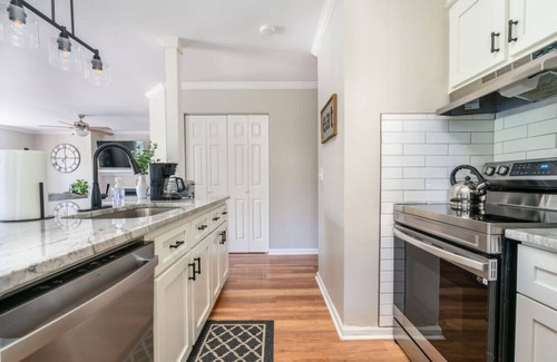 Harbison Apartment | Charming Upstairs Apt in Irmo | 3 BR | Sleeps 6