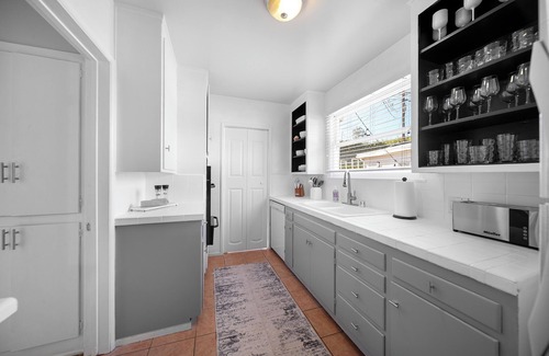 Rolling Hills Estates House | Charming 3-bedroom house in Rolling Hills Estates with WiFi