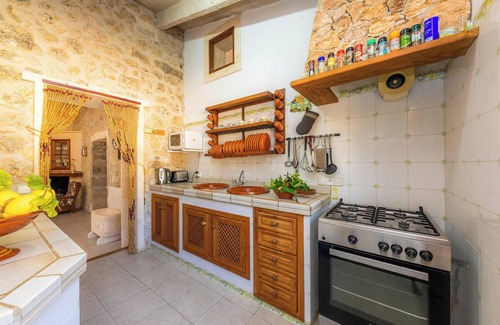 Ariany House | Charming Vacation Home “Cocotte” with Mountain View, Pool, Wi-Fi, Balcony & Garden