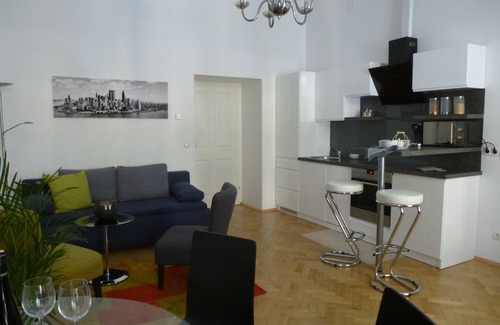 Landstrasse Apartment | Charming Viennese Apartment near City Centre