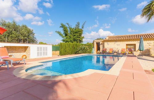 Santa Margalida Villa | Charming Villa “Finca Santa Eulalia Petit” with Porch and Pool