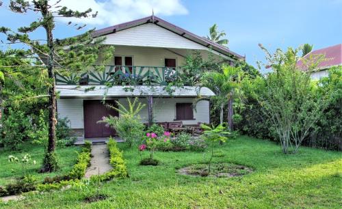 Foulpointe Villa | Charming Villa in Foulpointe with Sea View