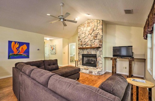 Earleton House | Charming Waldo Getaway Near Lake Santa Fe!