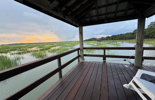 Beaufort Cottage | Charming waterfront 2 bed/2bath cottage with dock centrally located