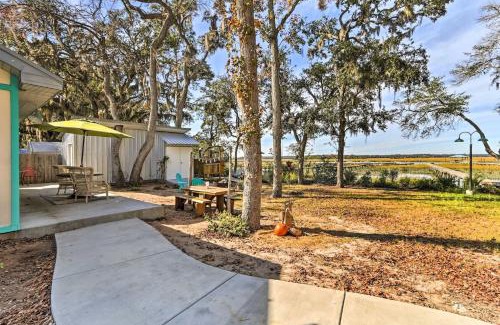 Midway Ski Chalet | Charming Waterfront Cottage Near Savannah