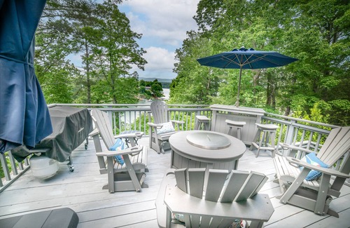 Nebo House | Charming waterfront cottage with gorgeous lake& mountain views and private dock.