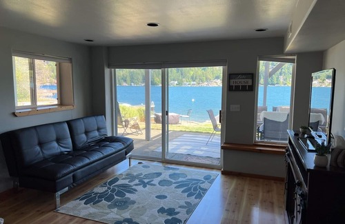 Olympia House | Charming Waterfront Home On Summit Lake