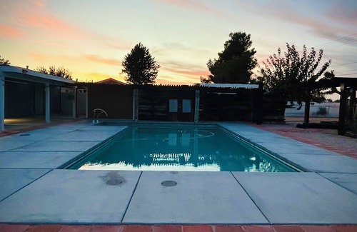 Apple Valley House | Charming Western style house 4-bedroom pool with WiFi, AC/Heat and mountain view