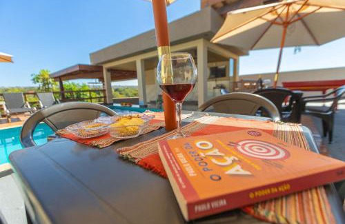 Caldas Novas House | Charmosa Casa c/3 suítes e Piscina com Hidro