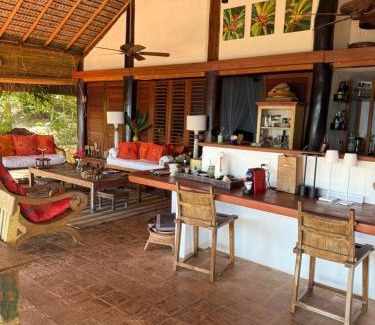 Curuipe House | Charmoso bangalô balinês pé na areia Outeiro das Brisas