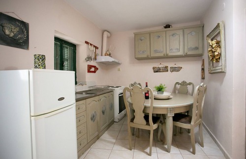 Charouda Ski Chalet | Charouda country house,Near tavern,Mani