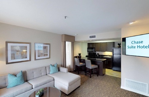 Brea Hotel | Chase Suites Hotel Brea-Fullerton