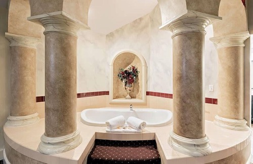 I-435 West KC-KS Hotel | Chateau Avalon Hotel & Spa