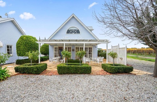 Aldinga Apartment | Chateau in The Vines Cottage by Wine Coast Holiday Rentals