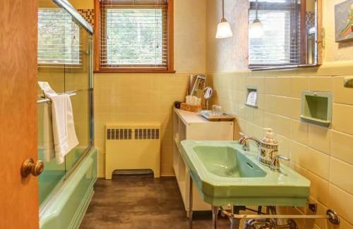 Chicoutimi House | Chateau Murdock Gite