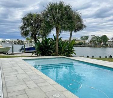 Dauphin Island House | Chateau on Colony Cove