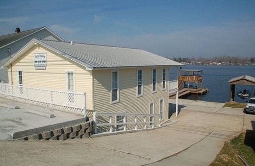 Oscar Cottage | Cheap rates on False River! Summer dates available!