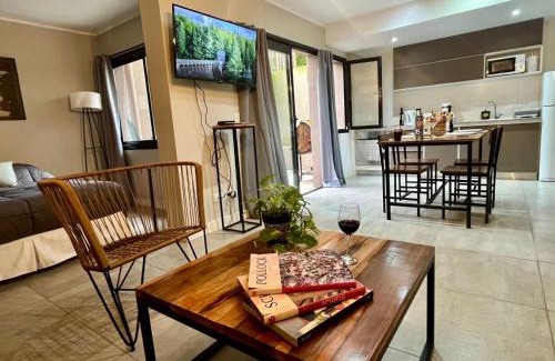 Las Colinas de Peralta Ramos Apartment | Check and Home - Faro - 4 Huéspedes Frente a la Playa con Terraza y Parrilla