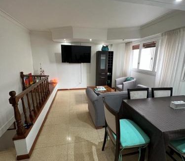 Mar del Plata Apartment | Check and Home - Independencia - 6 huéspedes Moderno tipo Duplex con Cochera en el Centro