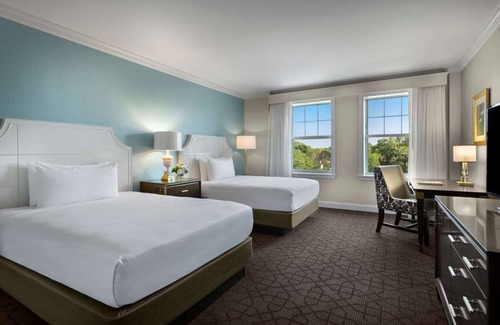 Central West End Hotel | Check Out The Most Iconic Barbershop in The Central West End! 2 Spacious Rooms