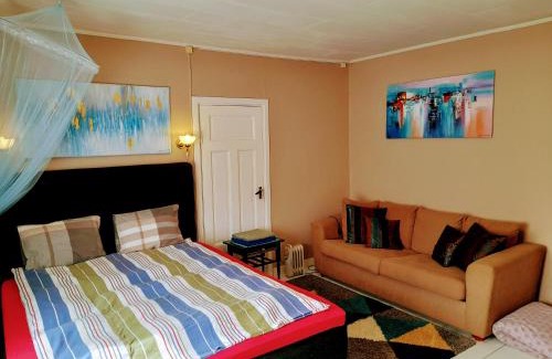 Bracke House | Cheerful 1-bedroom, 120 m from Sandbach