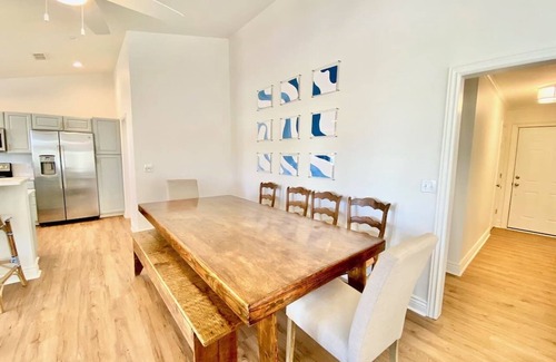 Pass Christian House | Cheerful 2-Bedroom Home on the Water with a Pool