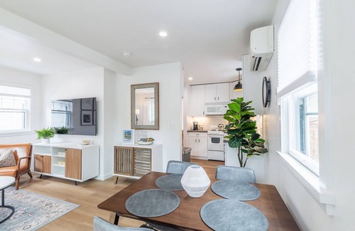 North End Cottage | Cheerful 2-bedroom Cottage