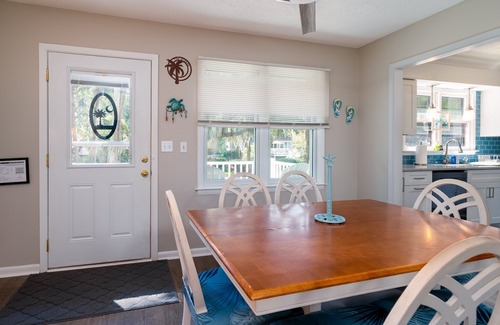 Tarpon Pond House | Cheerful 3BR/2BA Cottage on Golf Course! Amenity Cards! Pet Friendly!