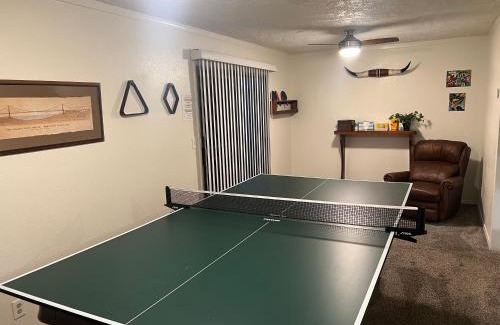 Quartz Hill House | Cheerful 3BR 2BA Sauna Spa Pool Table PPong BBQ More