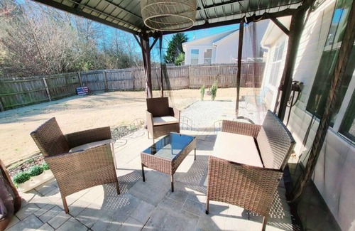 Buford House | 📣 💫Cheerful 4 BR/2Bath 🏡 in the Heart of Buford