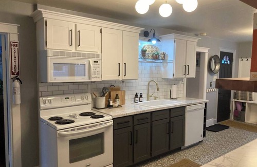 Sheridan Cottage | Cheerful Courthouse Cottage in Sheridan, WY