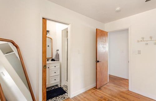 Redding House | Cheerful Three Bedroom with a Fireplace