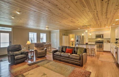 Tiffin House | Cheerful Tiffin Digs in the Heart of Downtown