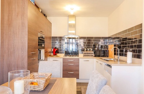 Sittingbourne House | CHEERFUL TOWNHOUSE, family friendly, with a garden in Sittingbourne