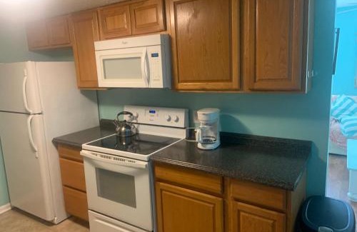 Garden City House | Cheerful two bedroom house 1.5 miles from beach.