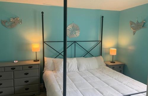 Garden City House | Cheerful two bedroom house 1.5 miles from beach.