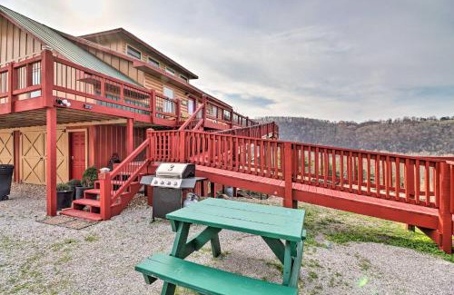 Mountain View Apartment | Cheery Pet-Friendly Studio with Shared Fire Pit