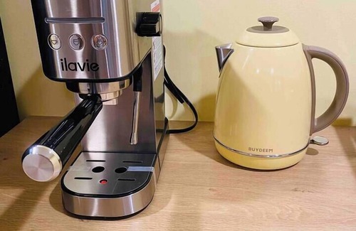 Highland Cabin | Cheese Wedge Cabin Idyllic Farm