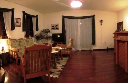 Sacra Familia do Tingua Hotel | Cheiro de Mata Pousada