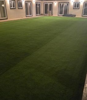 Camp Bay Hotel | Chelle's Suites and Restaurant