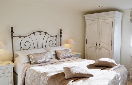 Ripley House | Cherry Blossom Cottage