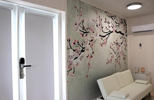 Sulphur Springs House | Cherry Blossom Suite