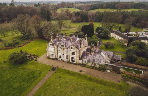 Fivemiletown Apartment | Cherry Courtyard Apartment at Blessingbourne Country Estate