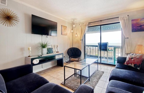 North Myrtle Beach Apartment | Cherry Grove Retreat & Sea Cabin