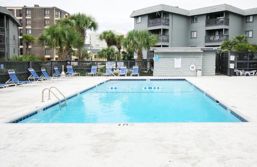 North Myrtle Beach Apartment | Cherry Grove Retreat & Sea Cabin