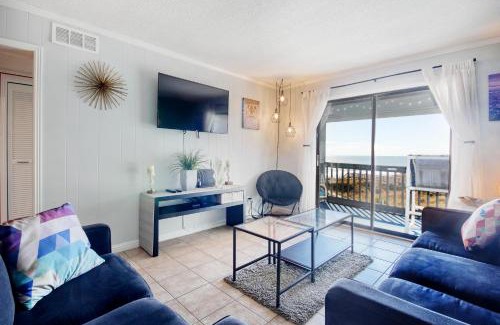 North Myrtle Beach Apartment | Cherry Grove Retreat & Sea Cabin